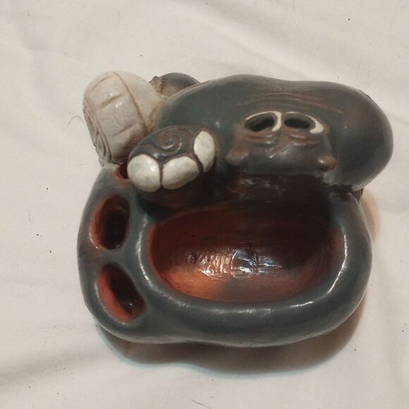 Handcrafted Hippo in Converse Clay Toothbrush Holder - Picture 7 of 8
